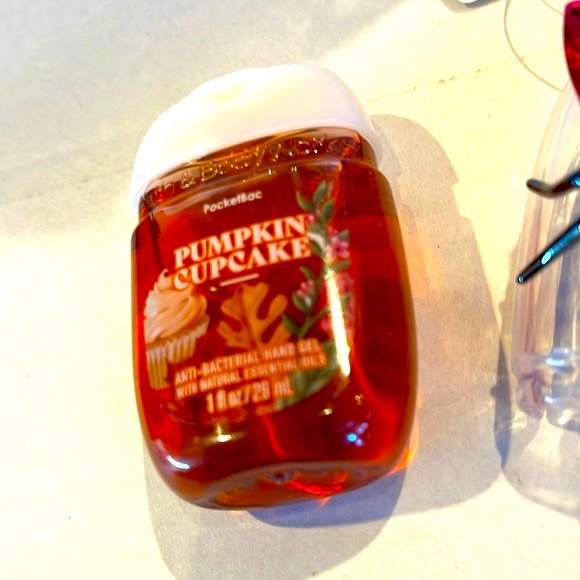 🎃BBW🎃HTF SPOOKY SPIDER POCKETBAC HOLDER W/ HOT PINK GEM BODY & SANITIZER NWT - Picture 5 of 5